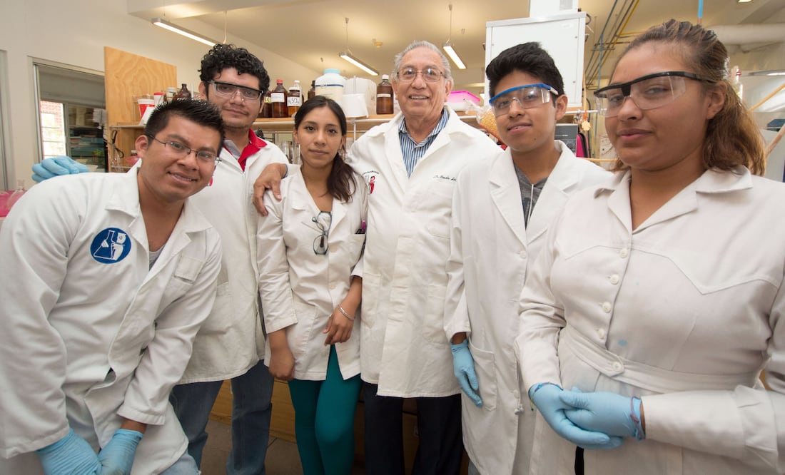 En la BUAP rinden homenaje al doctor Jesús Sandoval Ramírez | Foto: BUAP.