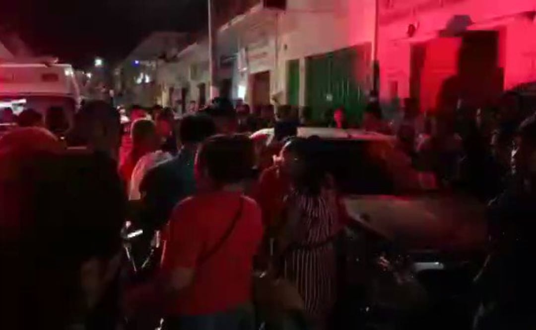 El sujeto que atropelló a los feligreses en Atlixco ya fue detenido. | Foto: Twitter El Universal Puebla