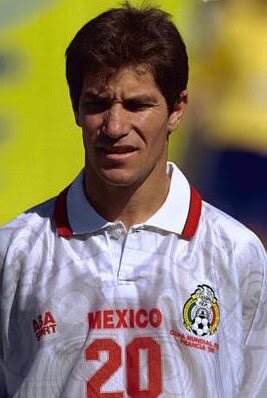 Luis García y 10 futbolistas más que jugaron en Puebla y Chivas