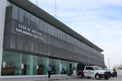 Disparan en Periférico e impacta cristal de Casa de Justicia en Cholula