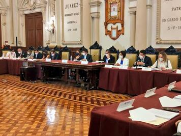 Aprueban gabinete y licencias de regidores en gobierno de Lalo Rivera