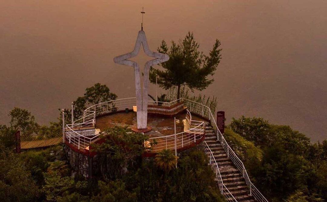 El mirador del Peñón ofrece una impresionante vista y aseguran que si el clima es despejado se ve hasta el mar| Foto: Instagram de omargonval