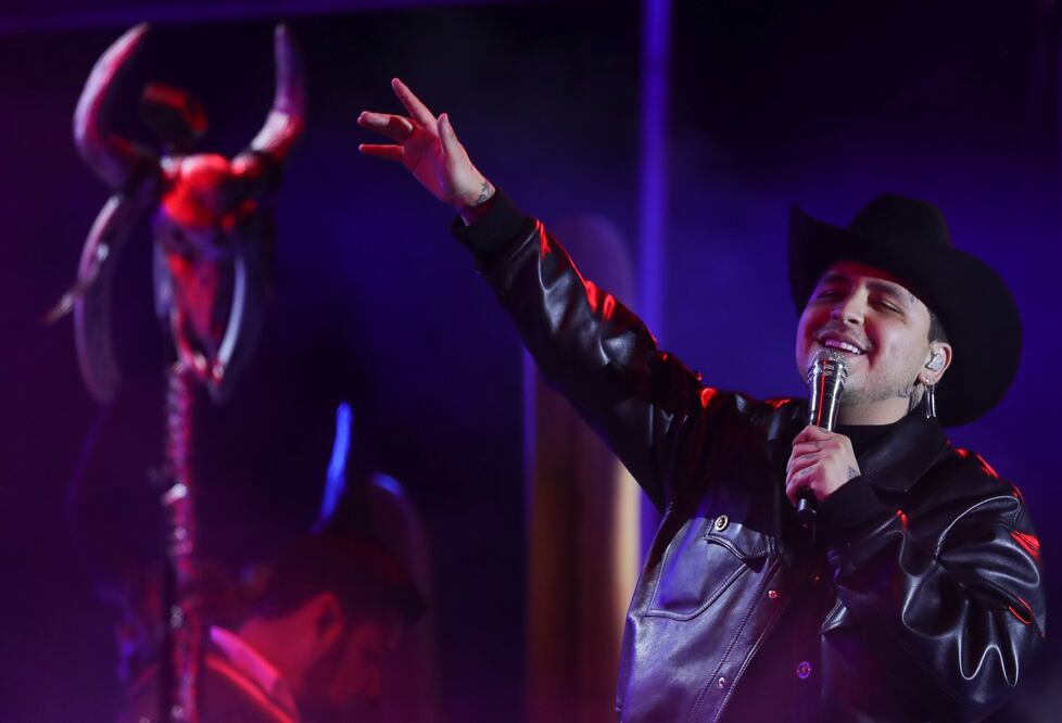 El cantante de música regional presenta su gira Forajido Tour 2022. Foto: Christian Nodal
