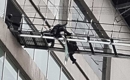 Tormenta derriba cristales y daña estructura del Sky Bridge en Palmas Plaza