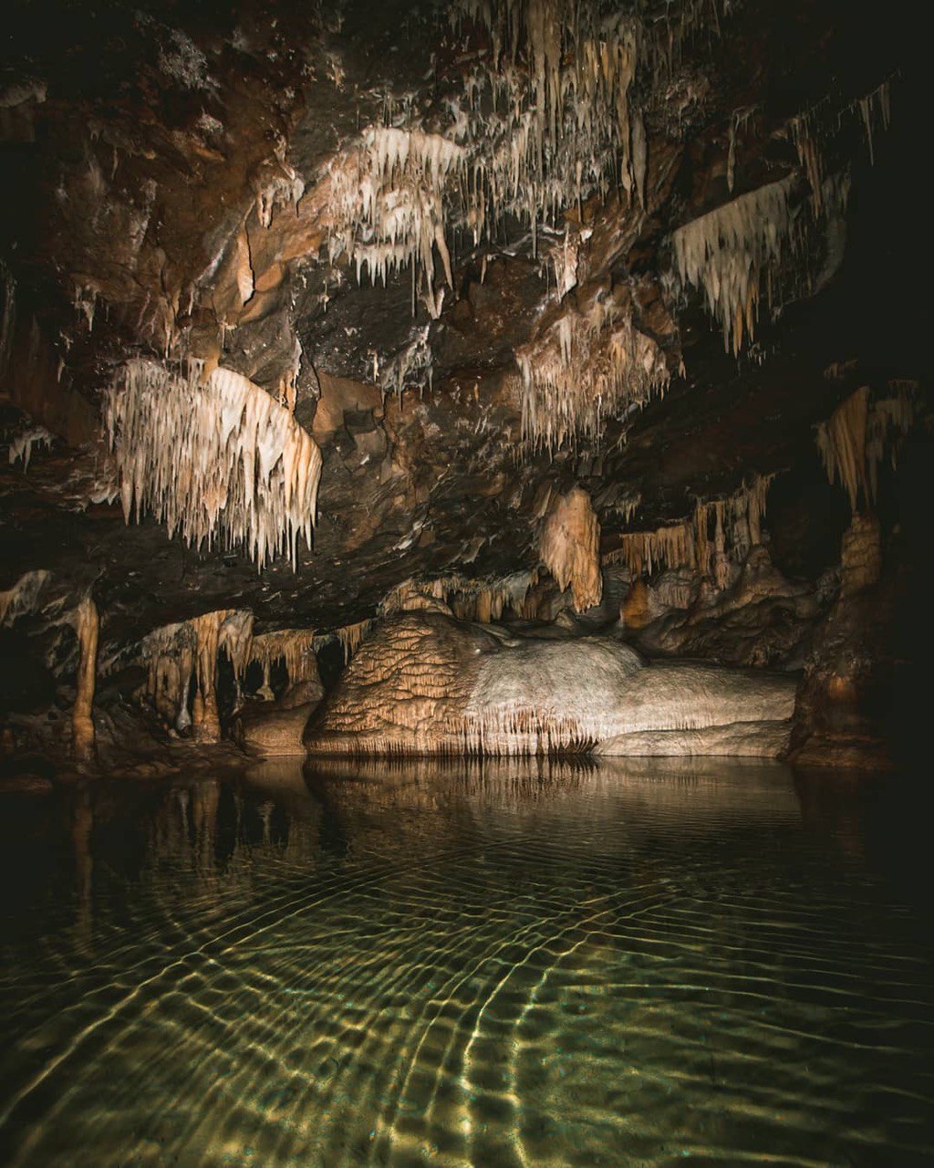 Las Grutas Karmidas son una oportunidad para explorar las profundidades de Puebla / Foto: Ig Instagram @omargonval