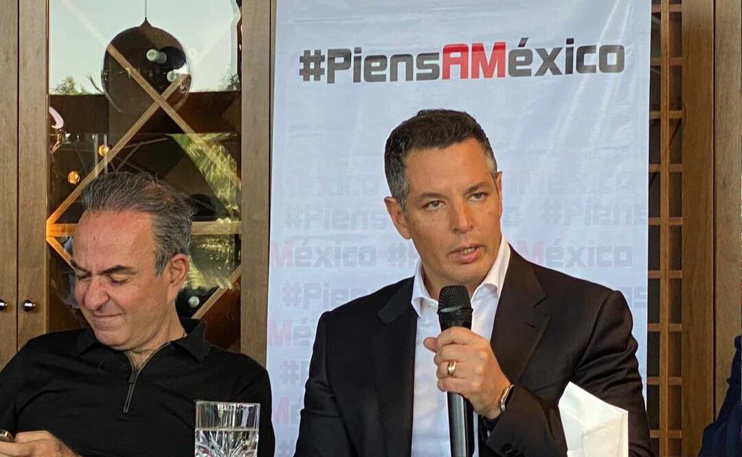 Alejandro Murat dio una conferencia de prensa en Puebla para hablar de sus aspiraciones presidenciales | Foto: agencia Es Imagen para El Universal Puebla