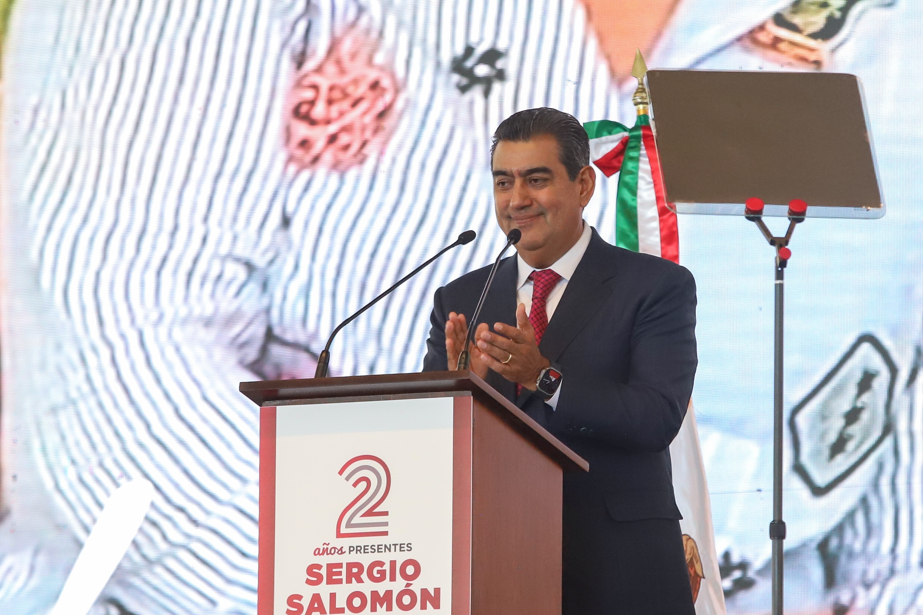 Hospitalizan al gobernador de Puebla, Sergio Salomón; podrían darlo de alta este lunes