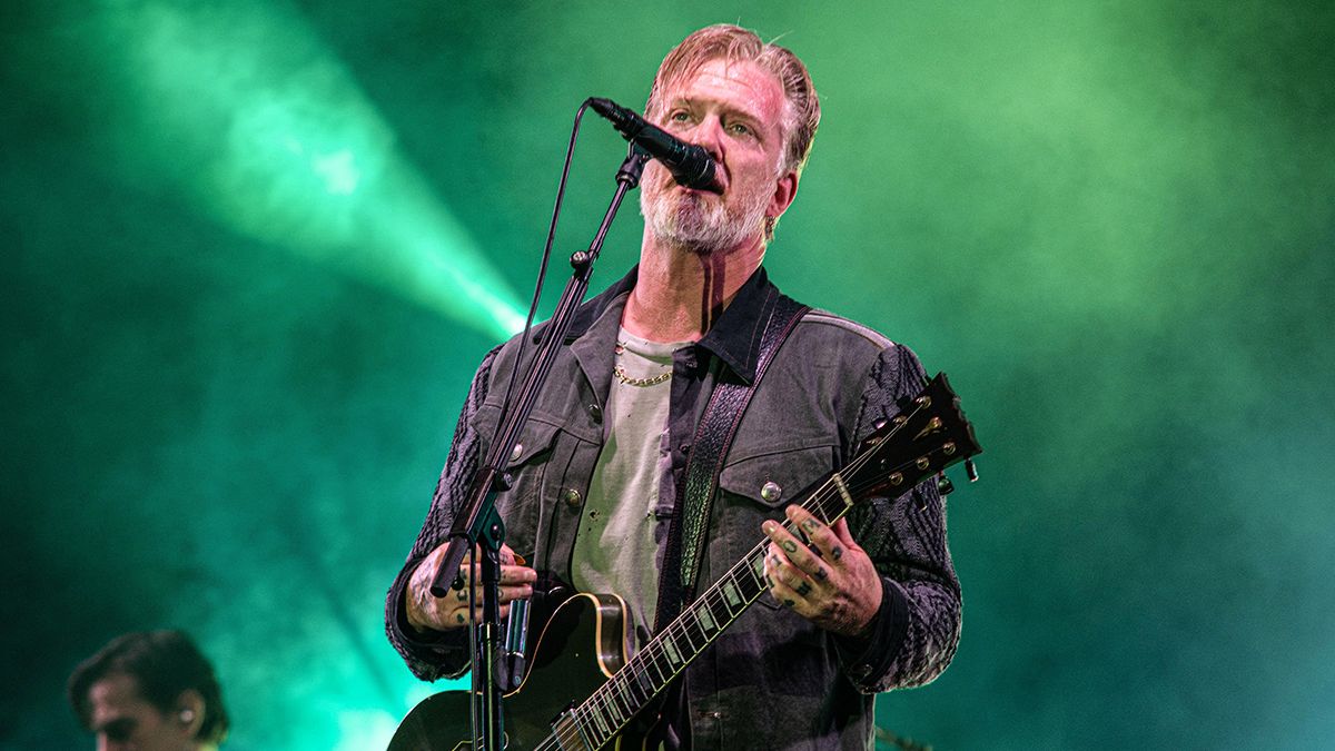 Josh Homme, de 51 años, reveló en junio de 2023 que había sido diagnosticado con cáncer un año antes y que se sometió a una cirugía exitosa para tratar la enfermedad. 

Foto: Producción El Universal Puebla