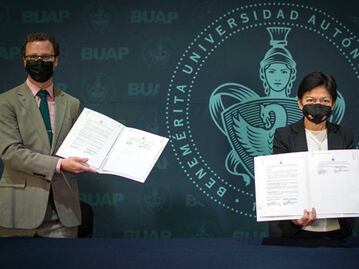 Lilia Cedillo suscribe convenio de Medicina con la Universidad de Texas