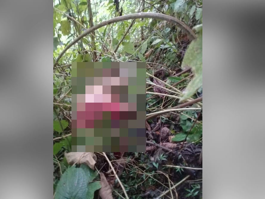 En barranca de Chiconcuautla localizan semidesnudo el cadáver de un hombre
