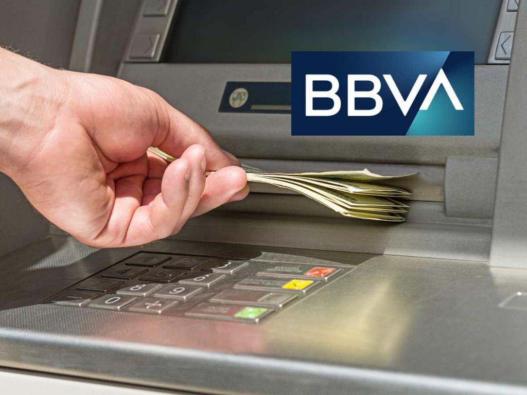Este código puede ser escaneado en cualquier cajero de Oxxo, permitiendo retiros que van desde un mínimo de 100 pesos hasta un máximo de 3,000 pesos por transacción, con un límite diario de hasta 9,900 pesos.

Foto: Producción El Universal Puebla