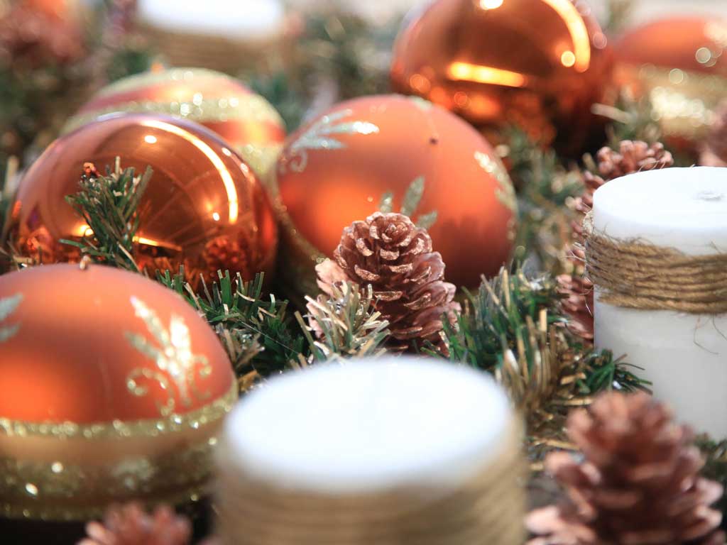 Esferas y artesanía poblana decoran la Navidad en el Vaticano