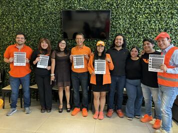 Rafael Cañedo firma agenda animalista y de la juventud