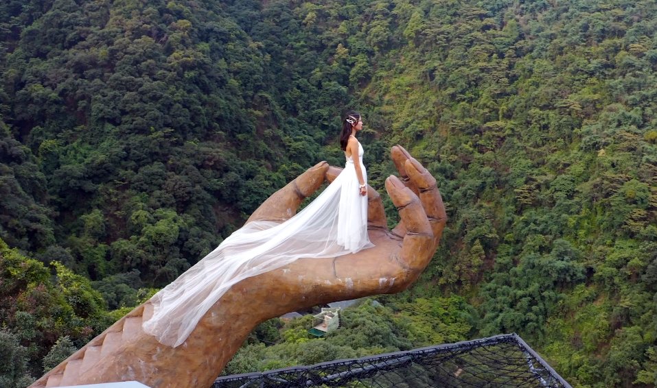 Mano Gigante de Buda X @ChinaDaily