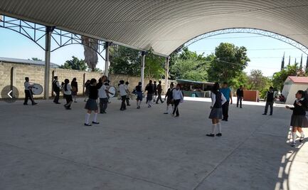 Estudiante de telesecundaria amenaza a sus compañeros con arma en Tlapanalá