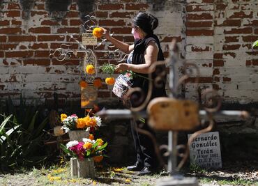 POBLANOS CELEBRAN EL DÍA DE MUERTOS