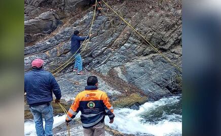 Rescatan cadáver de turista que se ahogó en cascadas de Tulimán en Zacatlán