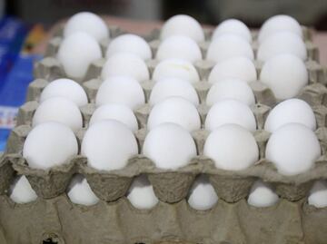 Bloqueos carreteros generan desabasto de pollo y huevo en Puebla