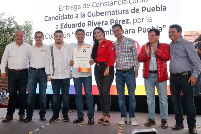 Eduardo Rivera obtiene constancia como candidato por Mejor Rumbo para Puebla