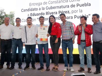 Eduardo Rivera obtiene constancia como candidato por Mejor Rumbo para Puebla