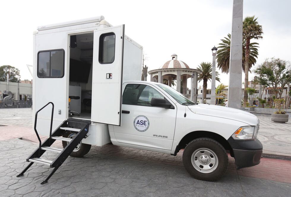 ASE y BUAP usan laboratorios móviles para fiscalizar obra pública | Fotos Especiales