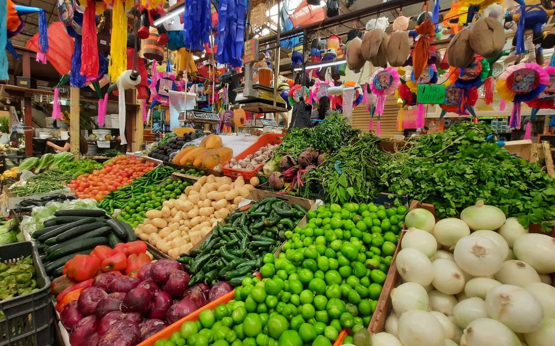 Según información de la Procuraduría Federal del Consumidor (Profeco), en estados como Tamaulipas y Veracruz, se han registrado aumentos de hasta un 200% en el precio de ciertas verduras.

Foto: Producción El Universal Puebla