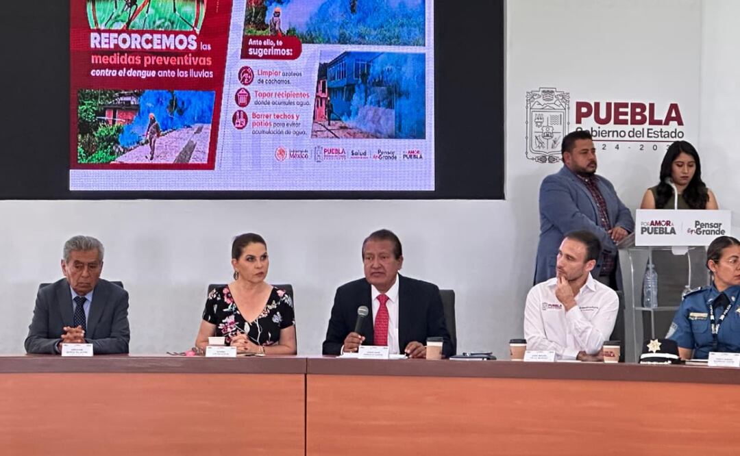 Refuerza Gobierno del Estado operativos contra el dengue en la Sierra Norte | Foto: Gobierno de Puebla.