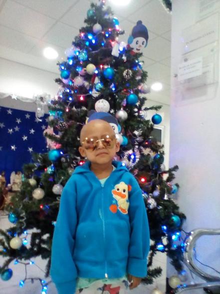 Melani tiene 5 años, padece cáncer y le faltan medicamentos