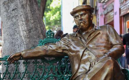 Estas son las 8 estatuas colocadas en el andador 5 de Mayo