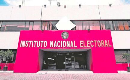 Se lanzan políticos poblanos en defensa del INE