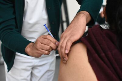 Dólar se dispara por Ómicron