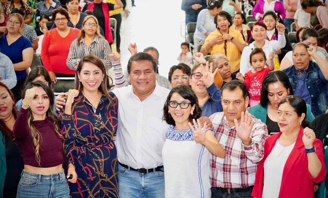 Julio Huerta se reunió con mujeres en Huejoztingo | Foto: Especial