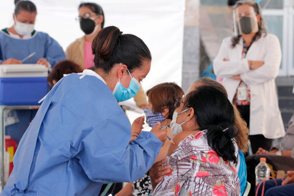 Tercer día de vacunación masiva en Puebla Imagen: Agencia Enfoque para El Universal Puebla