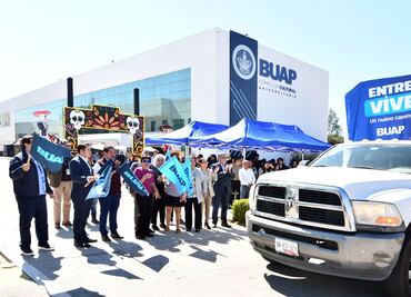 BUAP entrega 60 toneladas de víveres al SEDIF para población damnificada