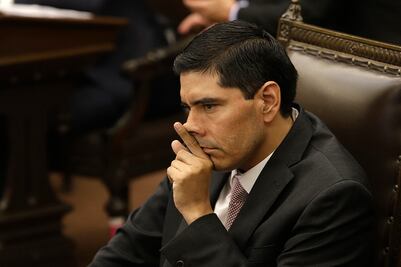 Suplente de Carlos Morales renuncia para irse con Mauricio Toledo