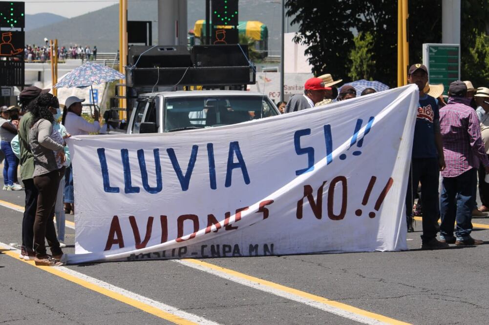 Manifestantes de Tehuacán exigen la investigación de la contaminación del agua | Foto: Archivo EsImagen