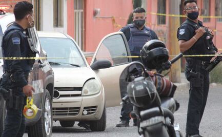 Muere hombre de un infarto dentro de un vehículo en Aparicio