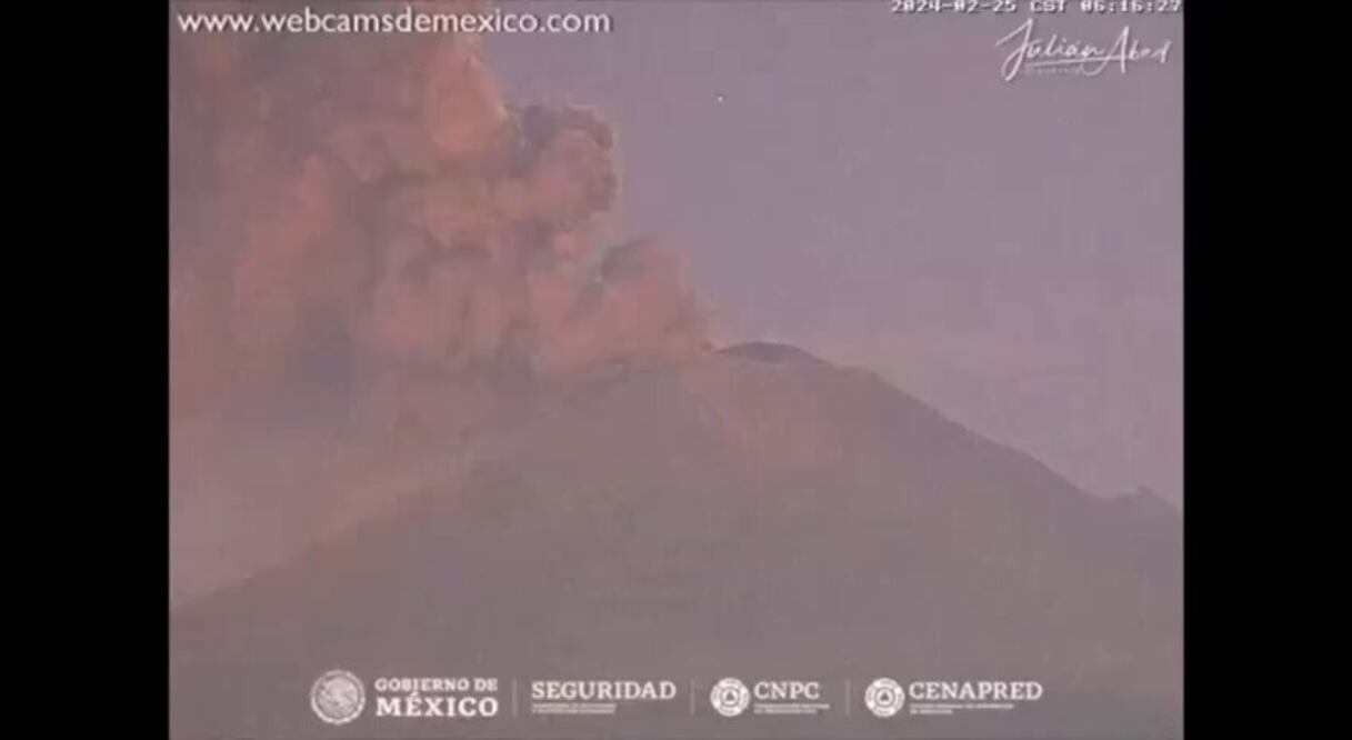 El volcán Popocatépetl emite una gran fumarola este domingo 25 de febrero | CENAPRED