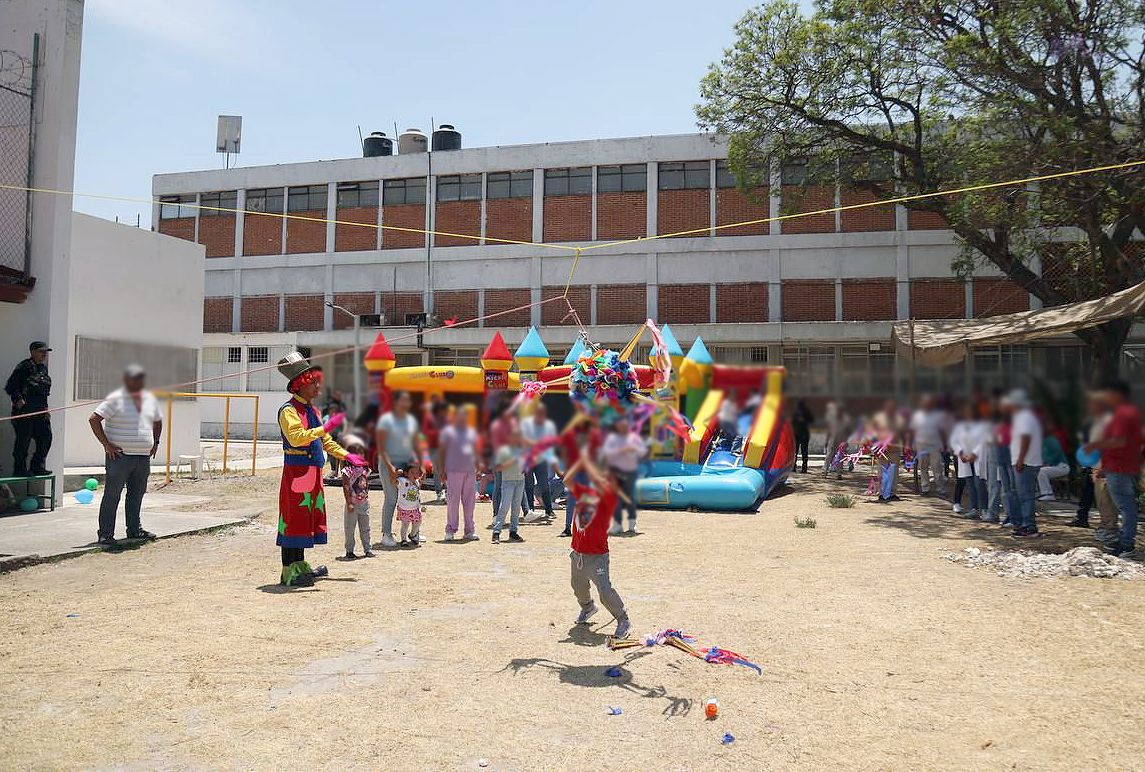 Las familias festejaron con payasos, juegos inflables, concursos, piñatas, dulces, juguetes, música y baile | Foto: SSP
