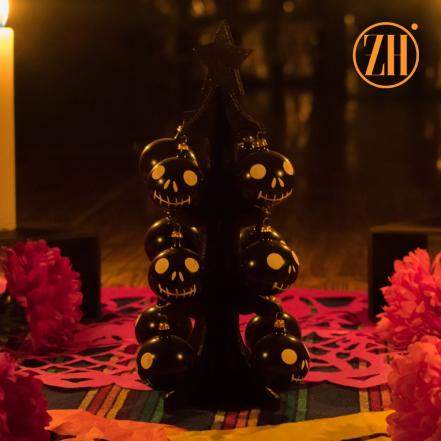 Chignahuapan. Las esferas navideñas más originales: del chile en nogada al Día de Muertos 