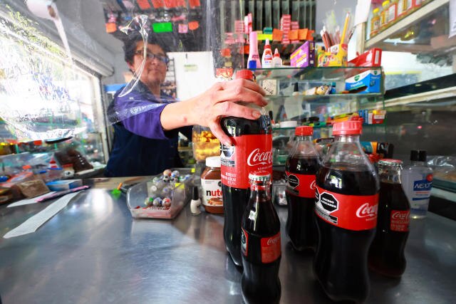 Según las listas distribuidas en los establecimientos, los incrementos de precios entrarán en vigor a partir de este miércoles.

Foto: Producción El Universal Puebla