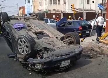 Deja dos personas lesionadas accidente vial en El Carmen