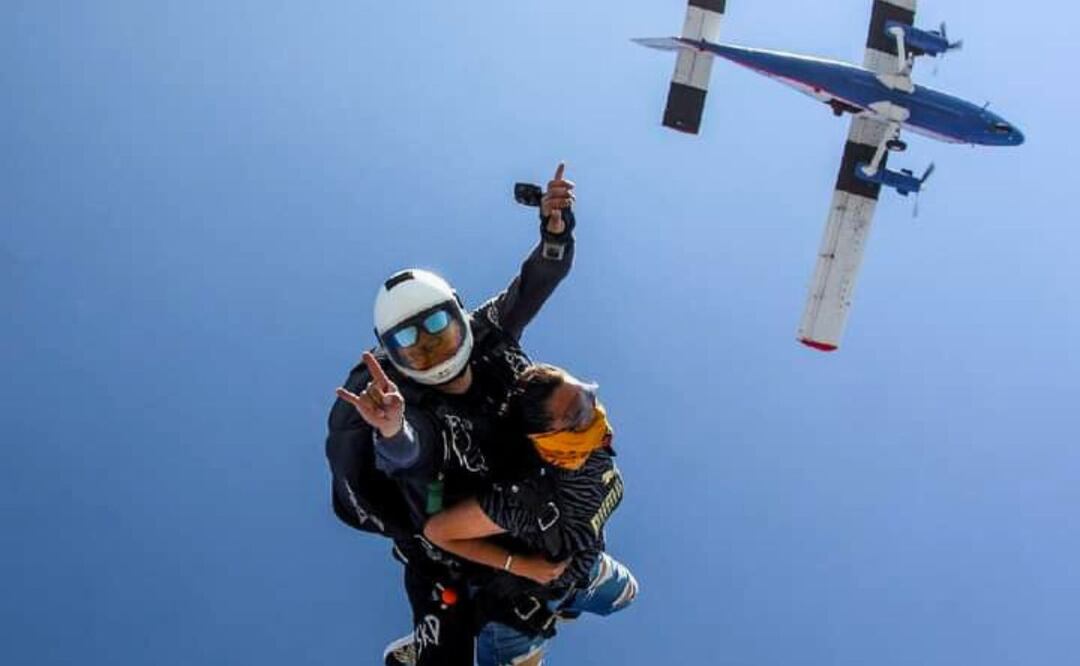 Skydive es una de las escuelas donde podrás vivir una gran experiencia en el aire | Foto: Facebook Skydive Puebla