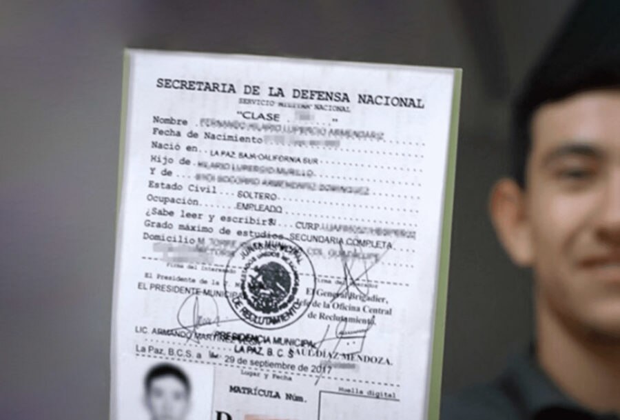 A partir de los 18 años y hasta los 39, los jóvenes mexicanos deben cumplir con el servicio militar, pudiendo optar por dos modalidades: “Encuadrados” o “A disponibilidad”, según el resultado del sorteo realizado en los Centros de Adiestramiento Militar asignados.

Foto: Producción El Universal Puebla