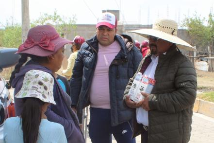¡Hasta en la leche! Así se promociona presidente municipal de Felipe Ángeles
