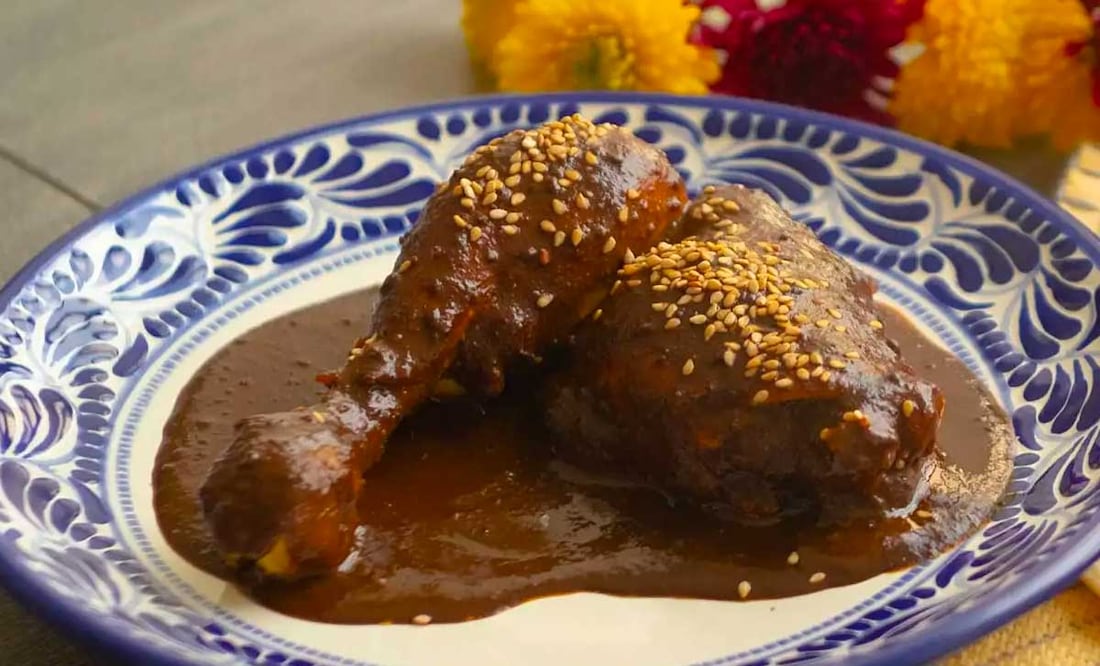 Desde el café de olla hasta un omelet relleno de rajas poblanas o una torta de tamal, todo esto cuenta como desayuno poblano | Foto: Agencia Es Imagen para El Universal Puebla