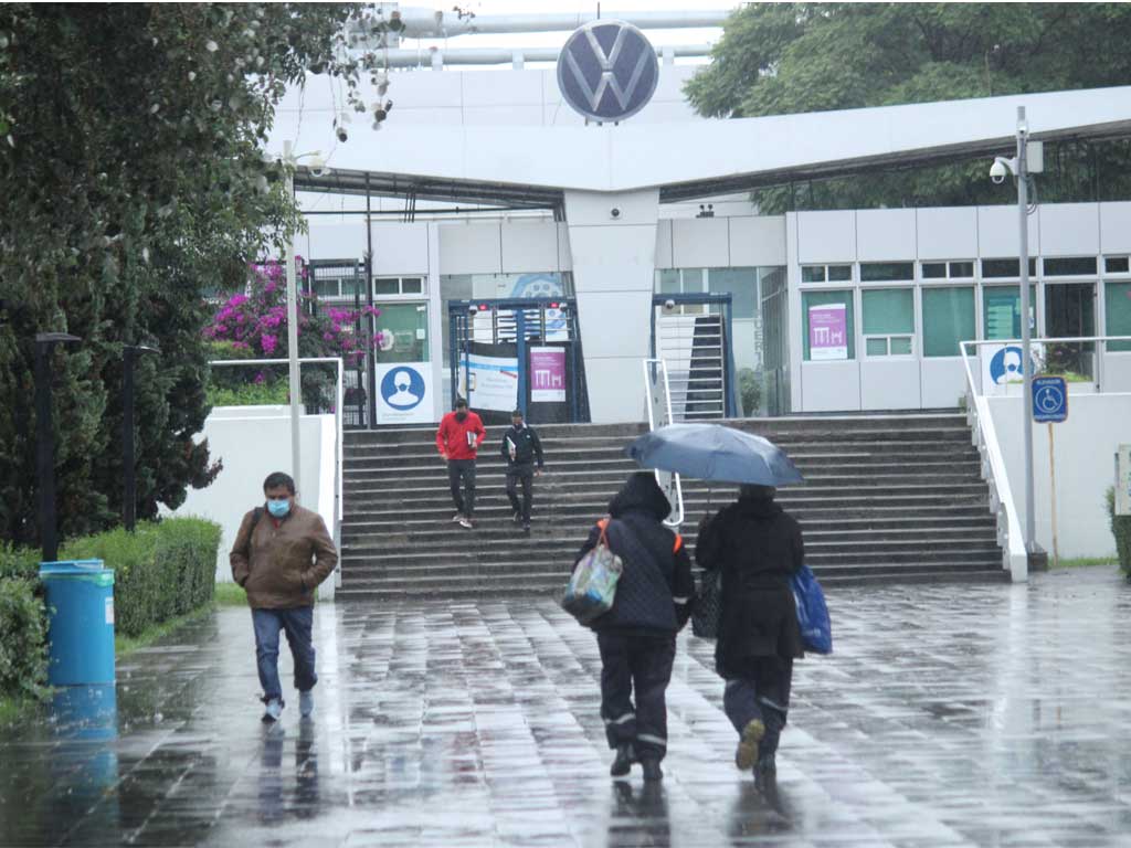 Anuncia sindicato de la Volkswagen paro de labores