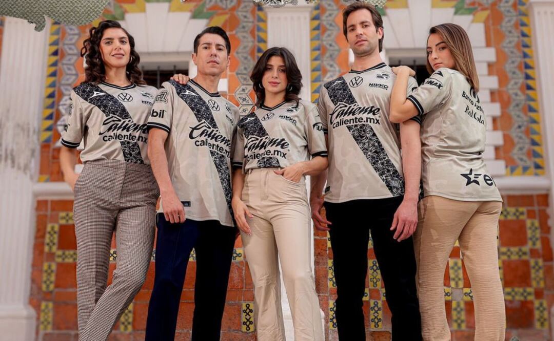 El Club Puebla presentó su nuevo jersey barroco | Foto: Club Puebla