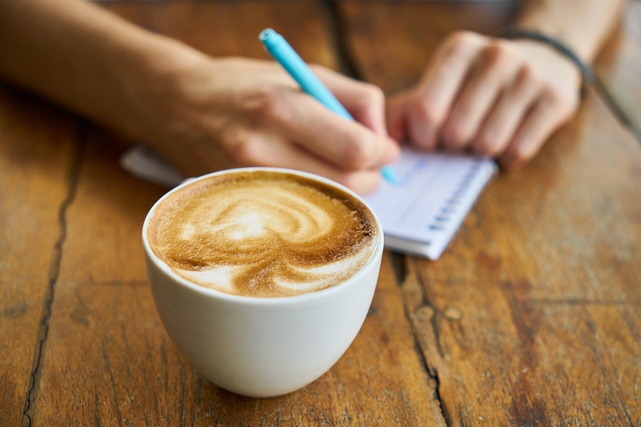 Tomar café retrasa los efectos del deterioro cognitivo. Foto: Pixabay