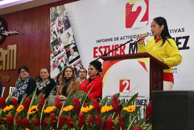 Liz Sánchez asiste al Segundo Informe de Actividades de Esther Martínez